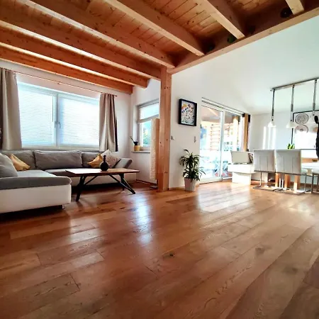 Baumblick Mit Whirlpool *