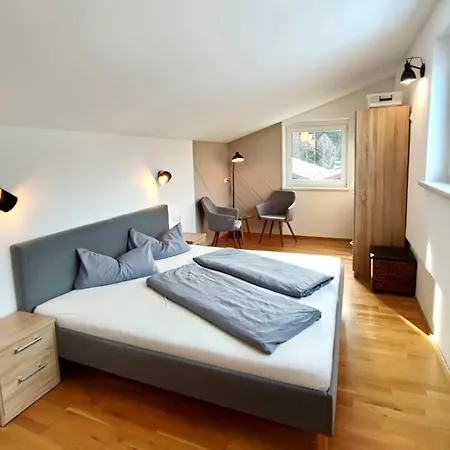 Baumblick Mit Whirlpool Apartmán Medraz
